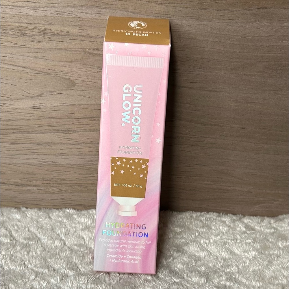 Unicorn Glow Hydrating Foundation 10 Pecan